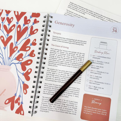 A Bible Study in One Year - 52-Week Study, a 365-Day Spiritual Journey with Daily Prayer and Notes, Ideal Faith Gift for Men and Women – Christian Workbook Journal Personalize Bible